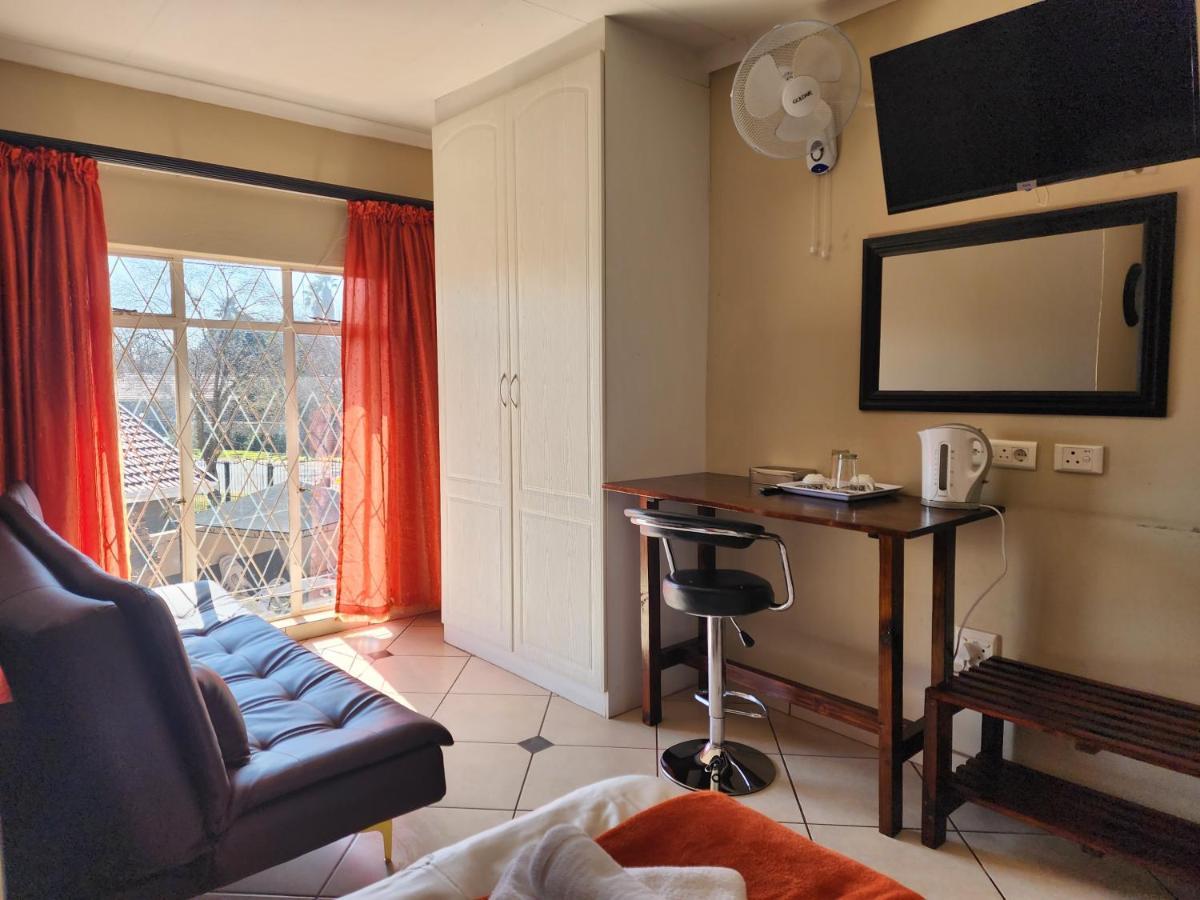 Southy Inn By The Lake Benoni Eksteriør bilde